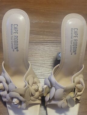 Cape Robbin Cream Floral Slide Mules